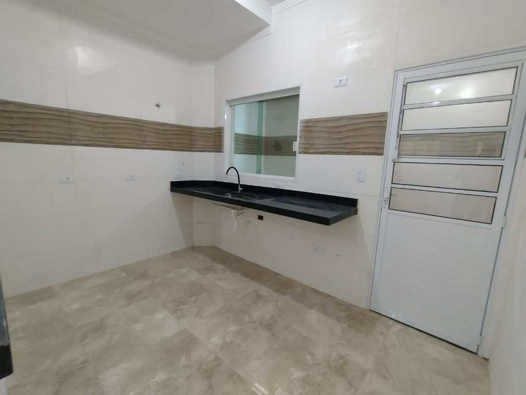 Sobrado em Praia Grande, no bairro Guilhermina