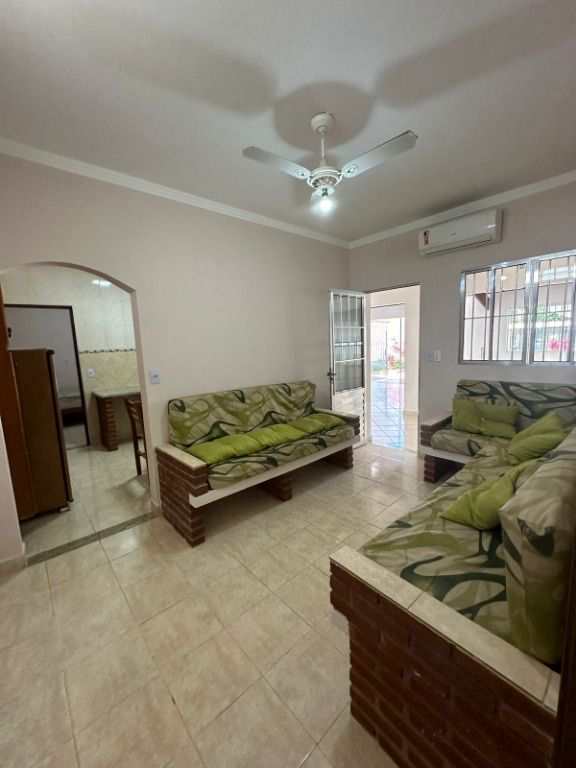 Casa em Praia Grande, no bairro Maracanã