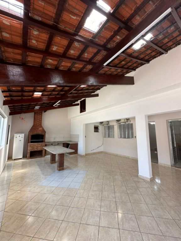 Casa em Praia Grande, no bairro Maracanã