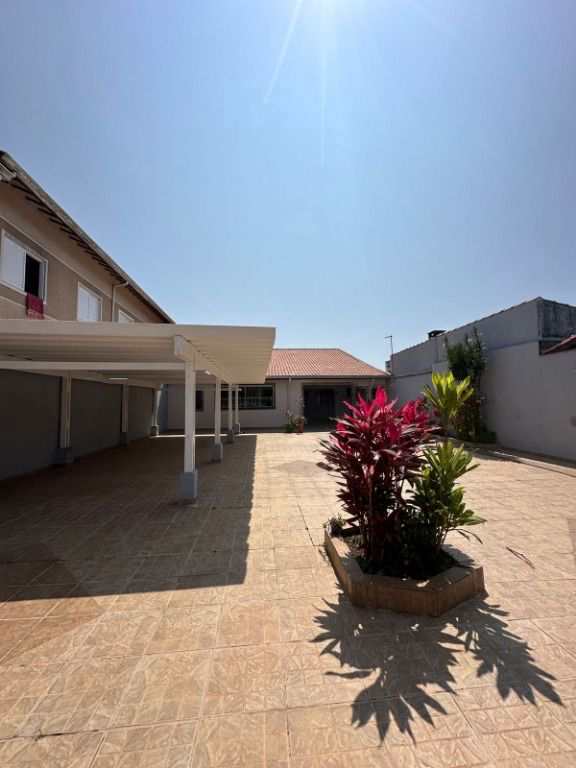 Casa em Praia Grande, no bairro Maracanã