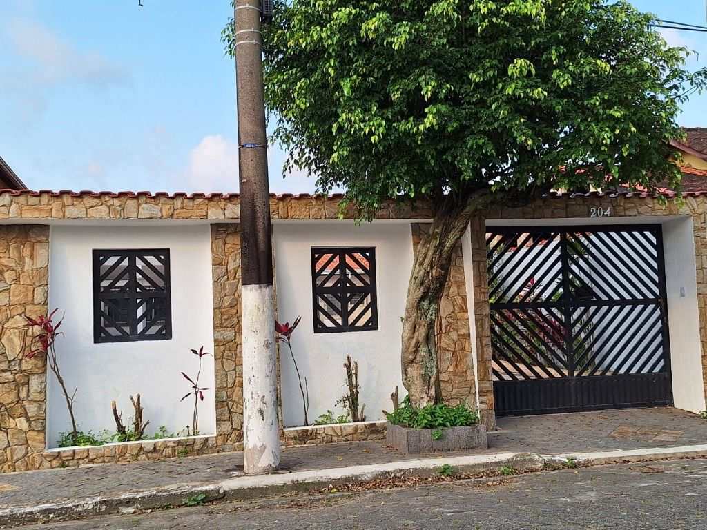 Casa em Praia Grande, no bairro Maracanã