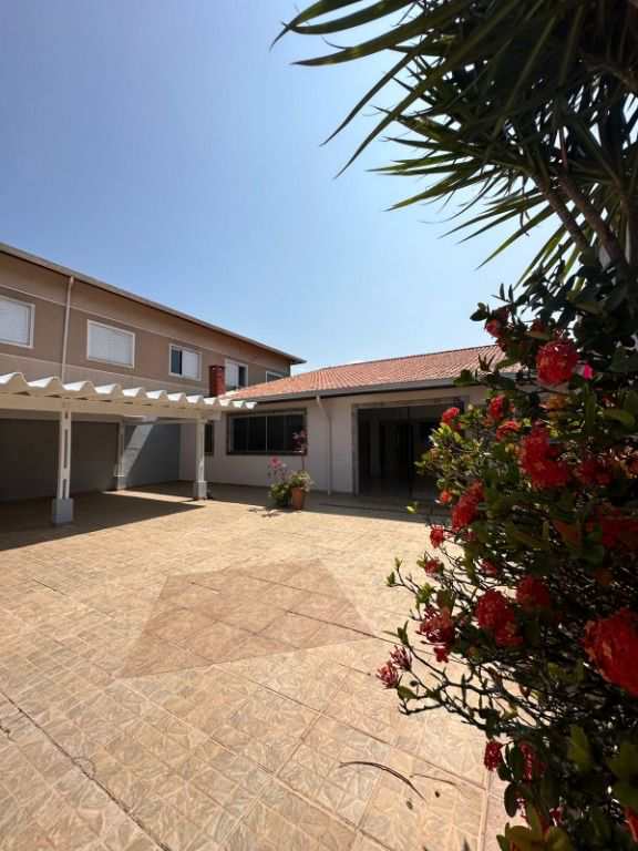 Casa em Praia Grande, no bairro Maracanã