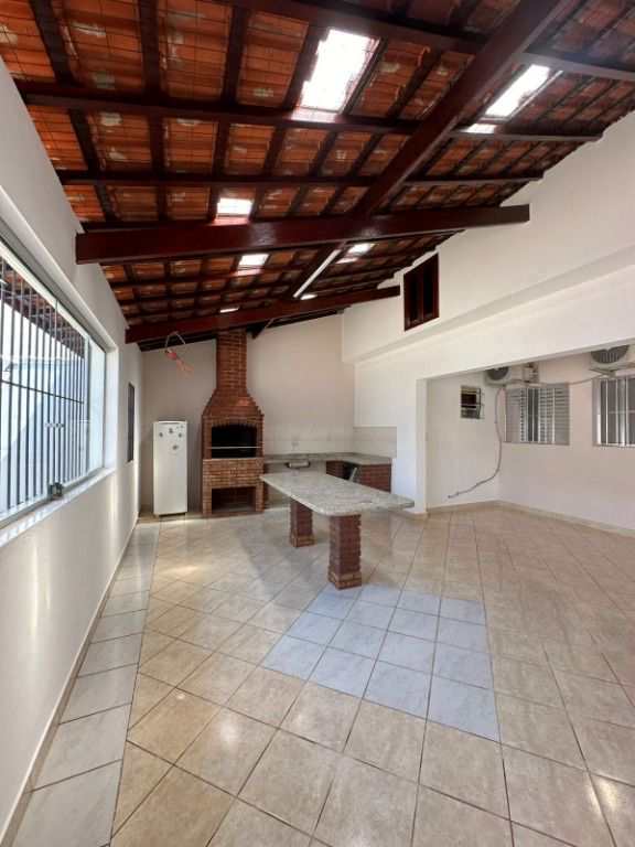 Casa em Praia Grande, no bairro Maracanã