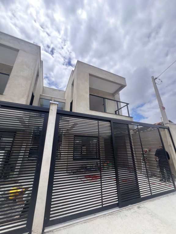 Casa em Praia Grande, no bairro Boqueirão