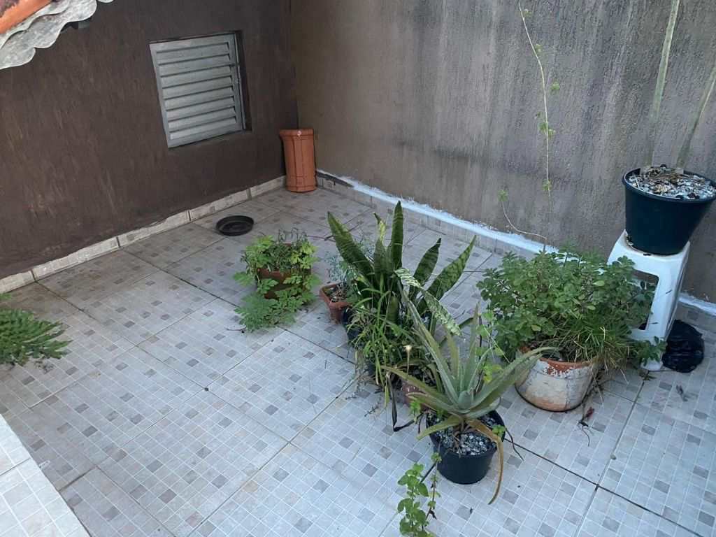 Casa em Praia Grande, no bairro Guilhermina