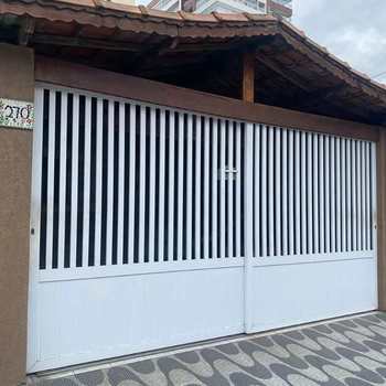 Casa em Praia Grande, bairro Guilhermina