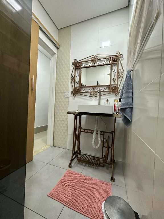 Casa em Praia Grande, no bairro Guilhermina