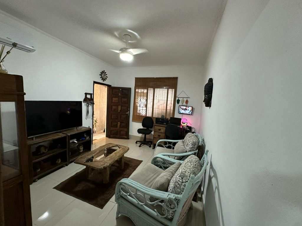Casa em Praia Grande, no bairro Guilhermina