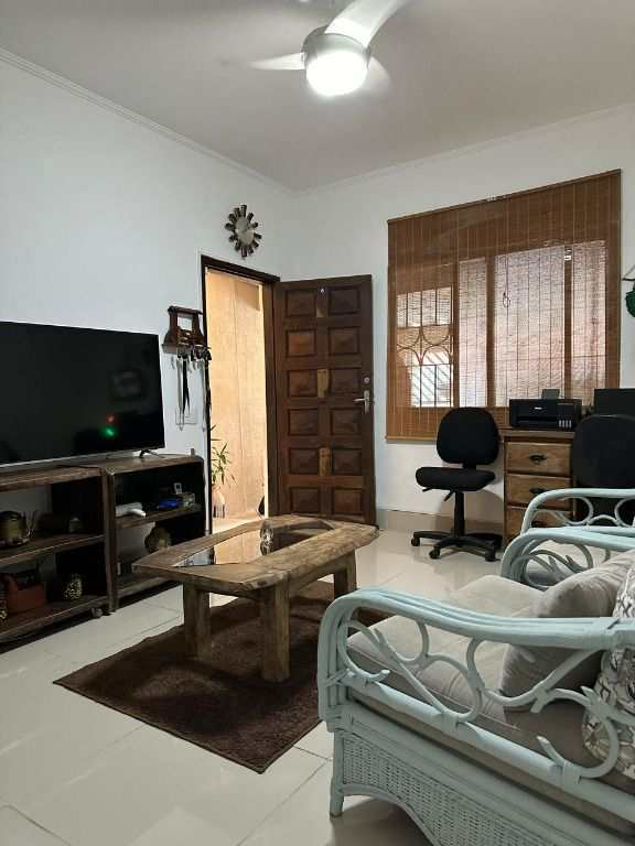 Casa em Praia Grande, no bairro Guilhermina