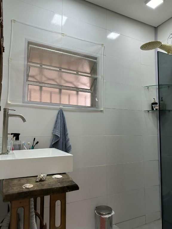 Casa em Praia Grande, no bairro Guilhermina