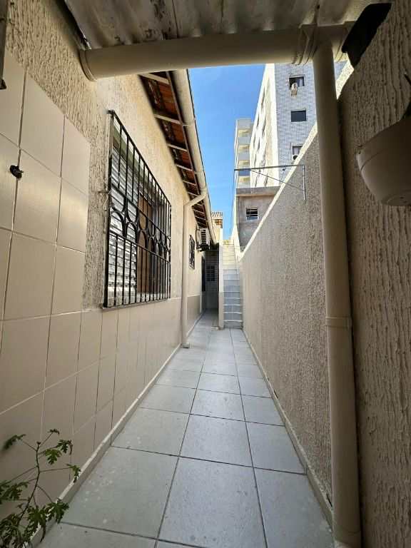 Casa em Praia Grande, no bairro Guilhermina
