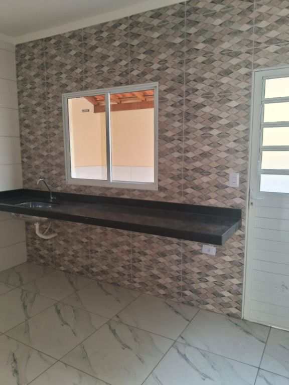 Sobrado em Praia Grande, no bairro Maracanã