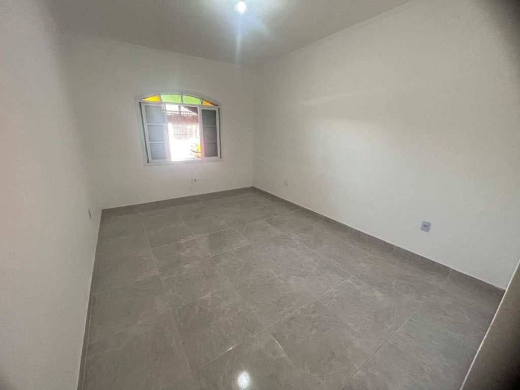 Casa em Praia Grande, no bairro Guilhermina