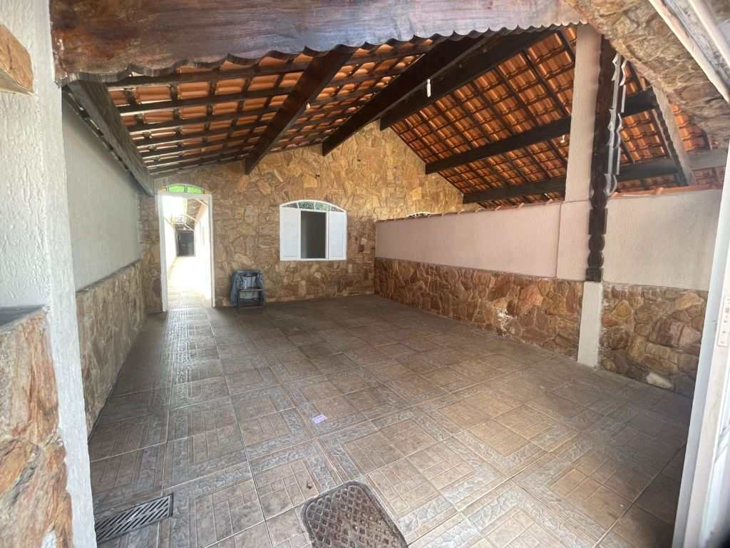 Casa em Praia Grande, no bairro Guilhermina