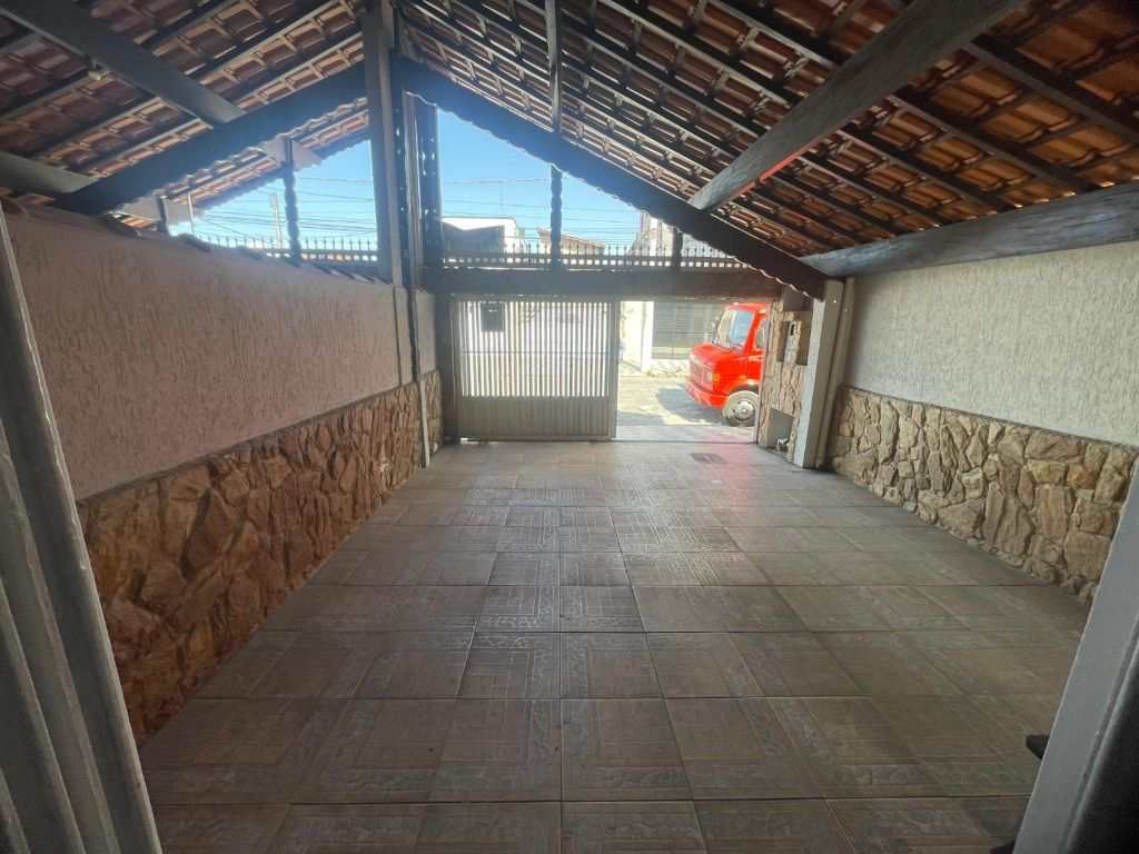 Casa em Praia Grande, no bairro Guilhermina
