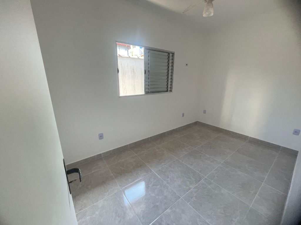 Casa em Praia Grande, no bairro Guilhermina