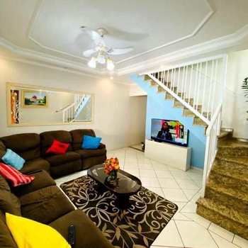 Sobrado em Praia Grande, bairro Ocian