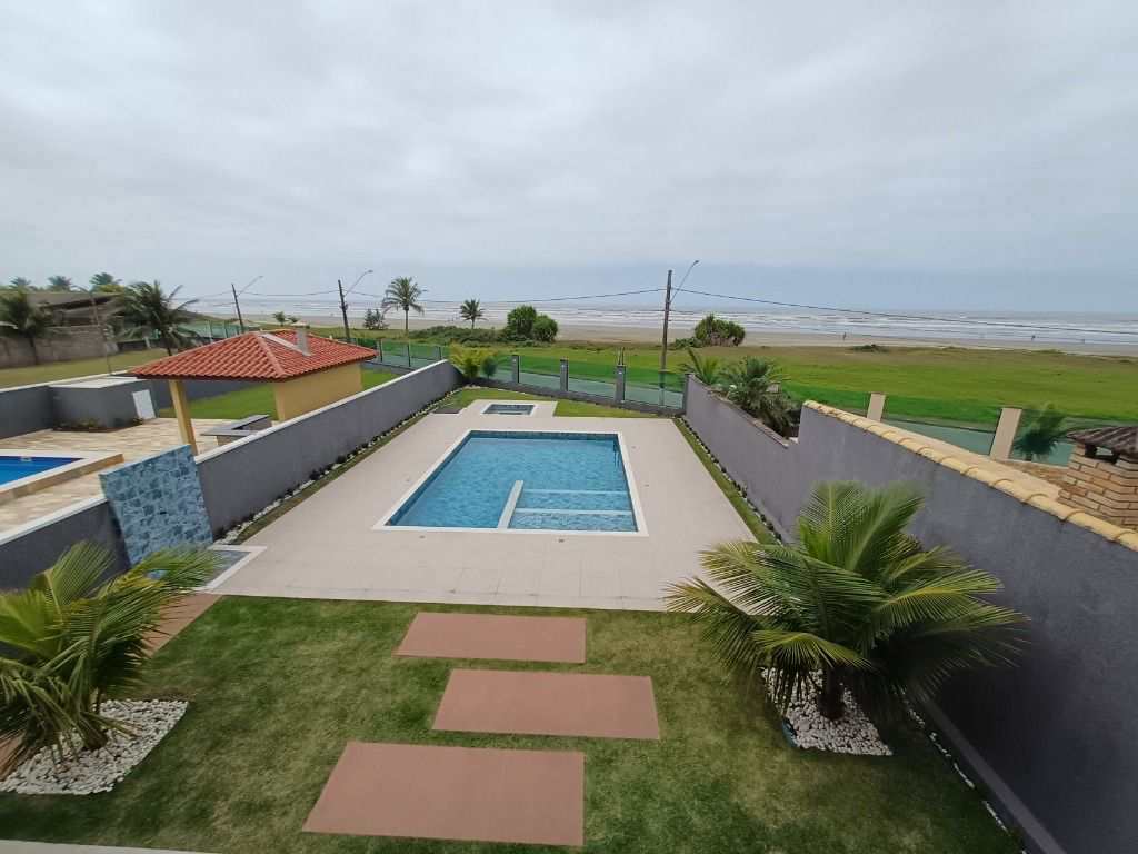 Sobrado em Itanhaém, no bairro Jardim Guacyra