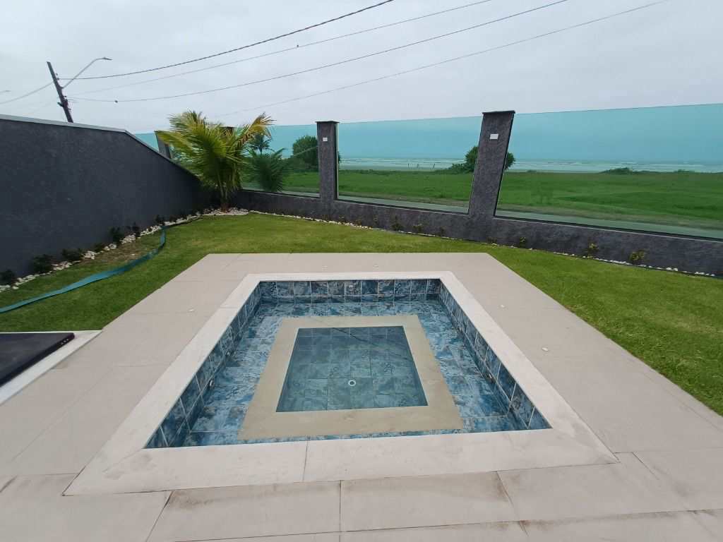 Sobrado em Itanhaém, no bairro Jardim Guacyra