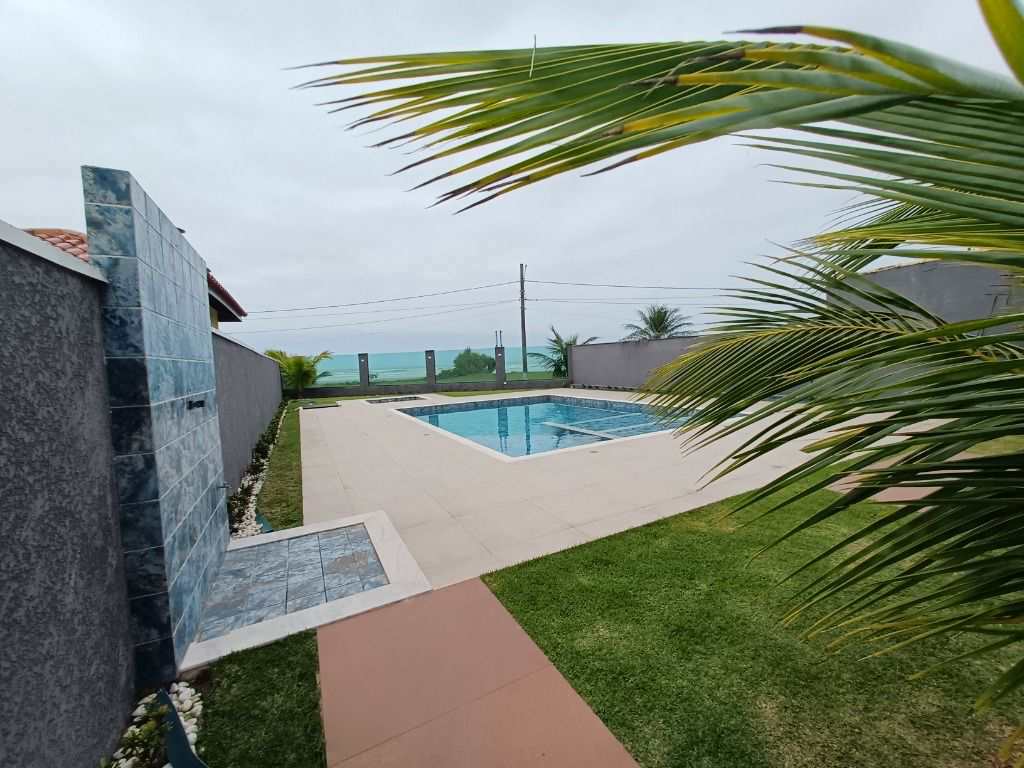 Sobrado em Itanhaém, no bairro Jardim Guacyra