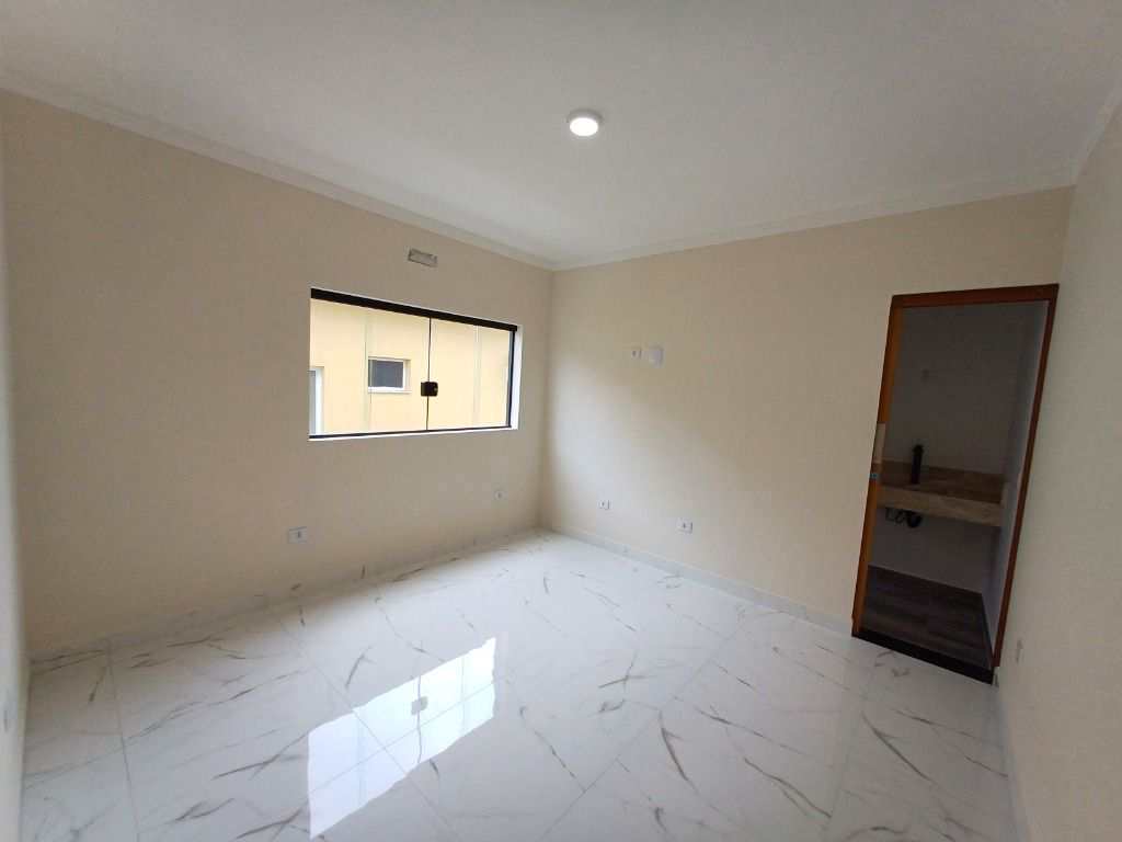 Sobrado em Itanhaém, no bairro Jardim Guacyra