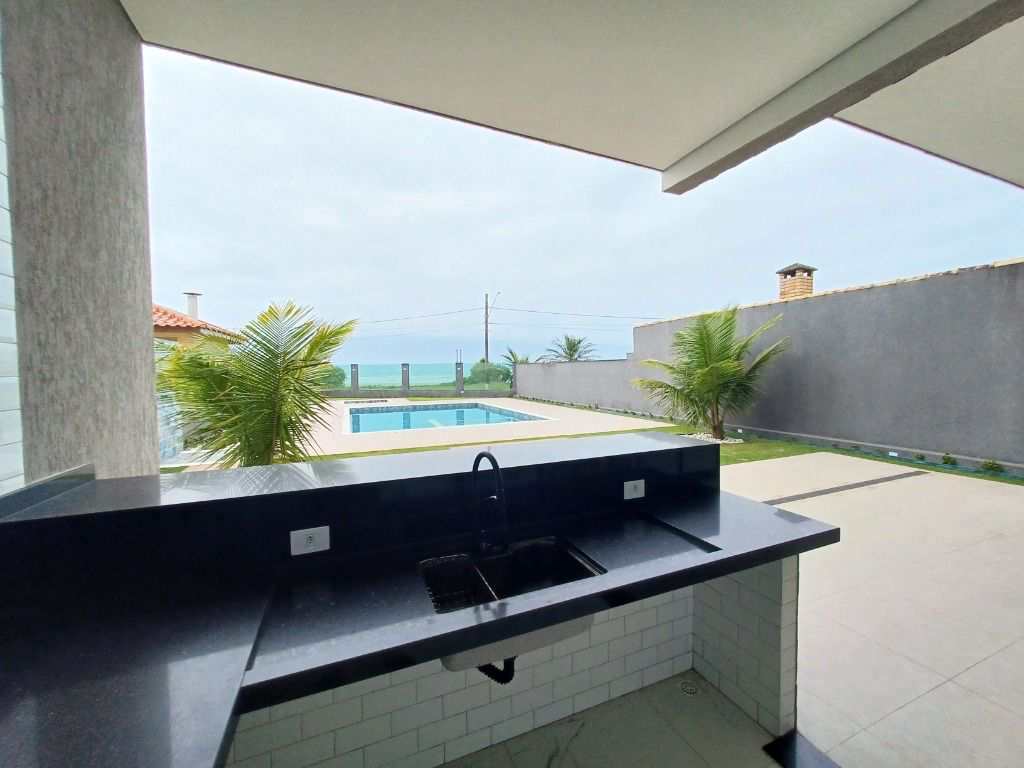 Sobrado em Itanhaém, no bairro Jardim Guacyra