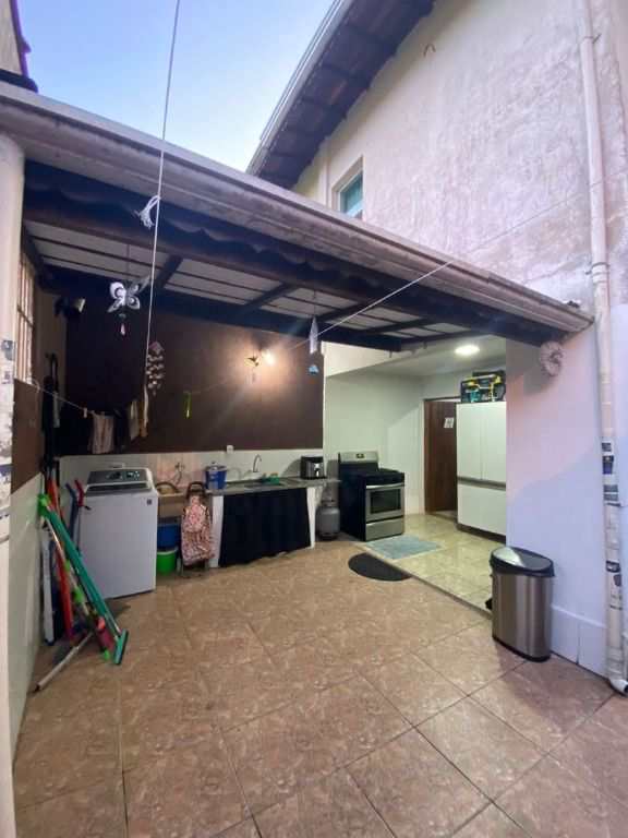 Sobrado em Praia Grande, no bairro Canto do Forte