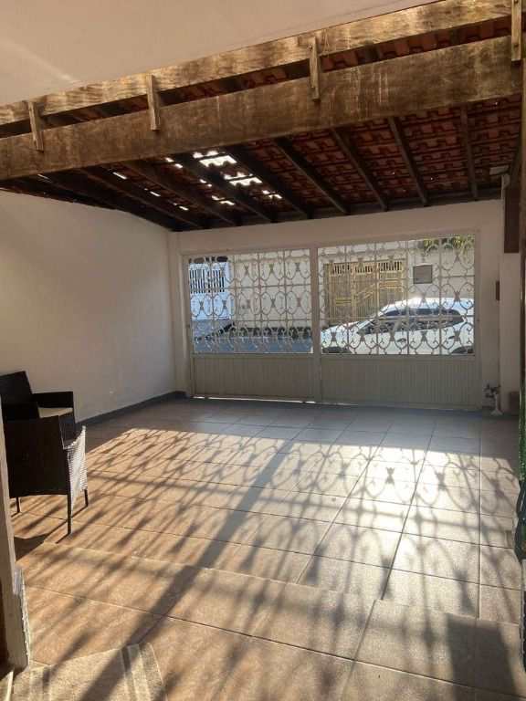 Sobrado em Praia Grande, no bairro Canto do Forte