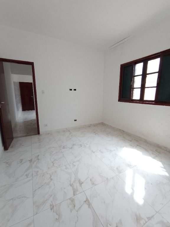 Casa em Praia Grande, no bairro Maracanã