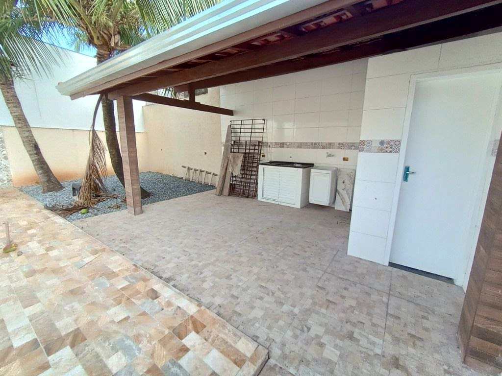 Casa em Praia Grande, no bairro Maracanã