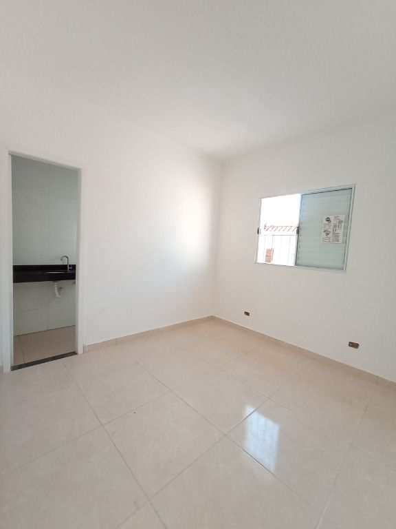 Casa em Praia Grande, no bairro Maracanã