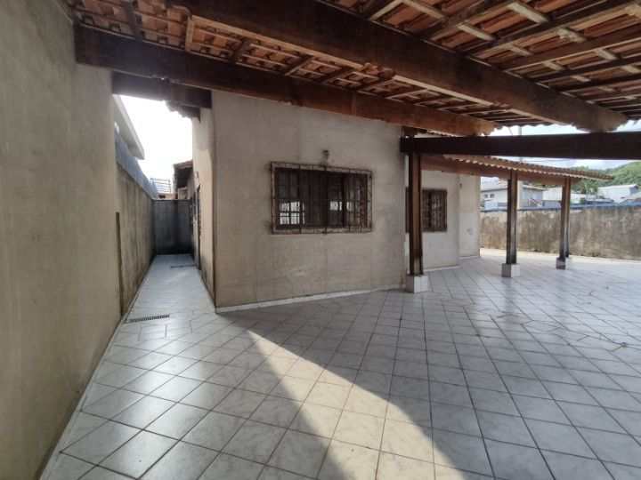 Casa em Praia Grande, no bairro Canto do Forte