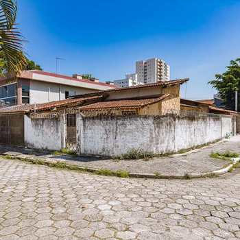 Casa em Praia Grande, bairro Canto do Forte