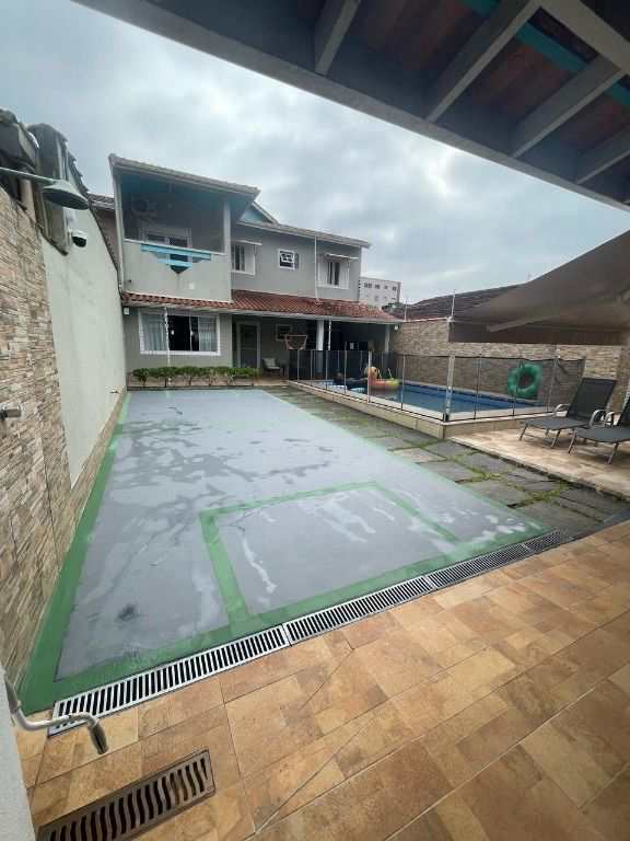 Sobrado em Praia Grande, no bairro Real