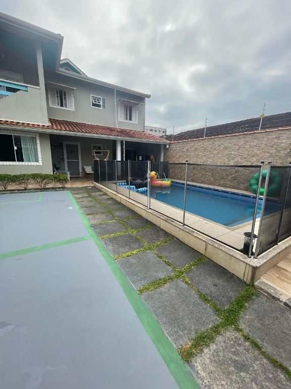 Sobrado em Praia Grande, no bairro Real