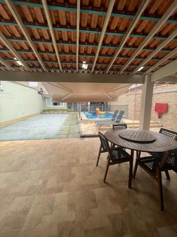 Sobrado em Praia Grande, no bairro Real