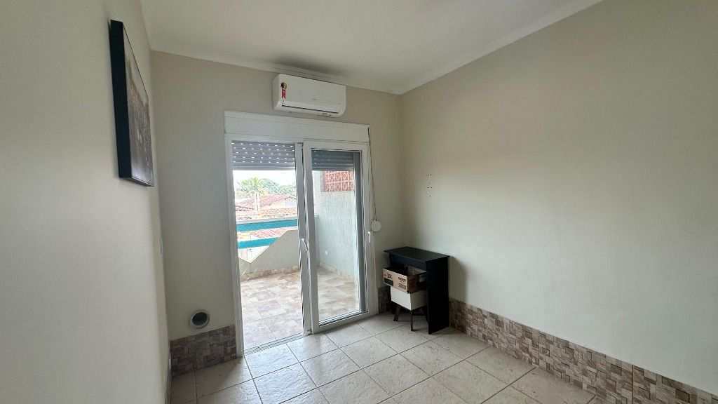 Sobrado em Praia Grande, no bairro Real