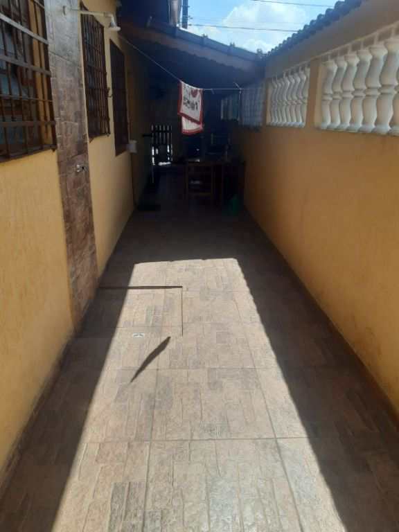 Casa em Praia Grande, no bairro Ocian