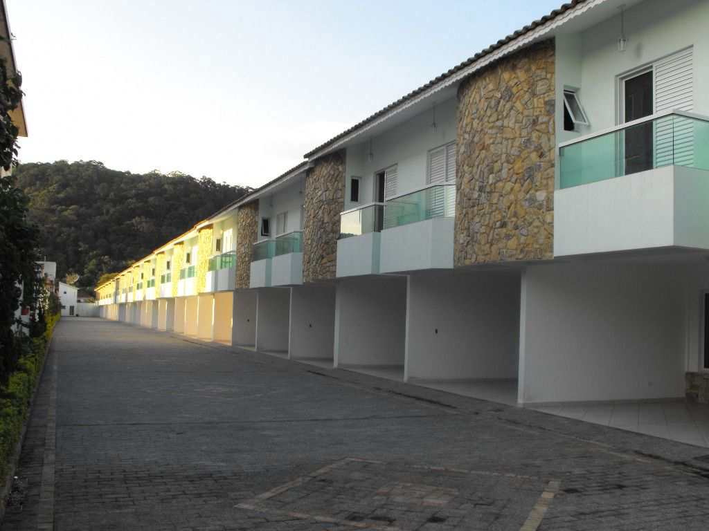 Sobrado de Condomínio em Praia Grande, no bairro Canto do Forte