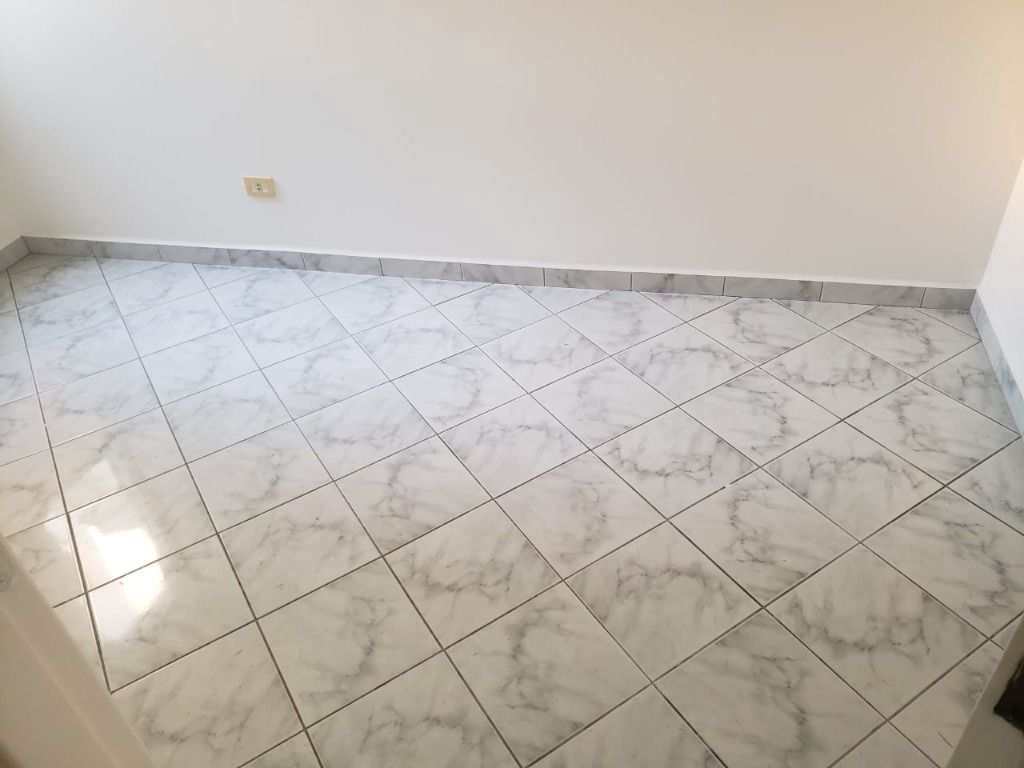 Sobrado de Condomínio em Praia Grande, no bairro Canto do Forte