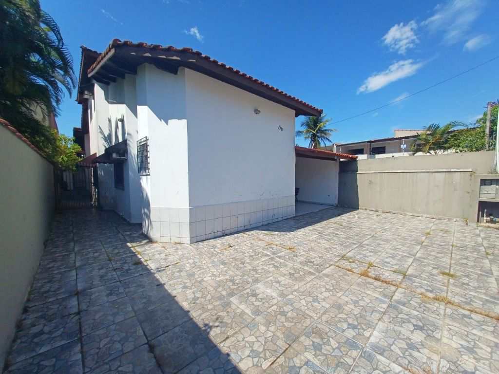Sobrado em Itanhaém, no bairro Jd Grandesp