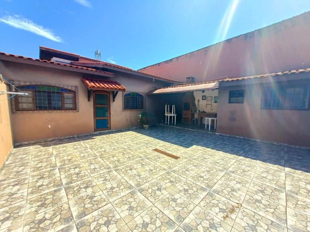 Sobrado em Itanhaém, no bairro Jd Grandesp