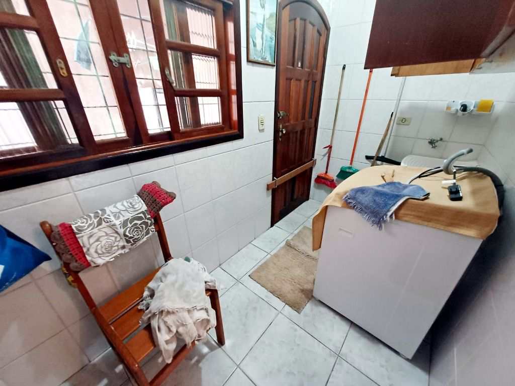 Sobrado em Itanhaém, no bairro Jd Grandesp
