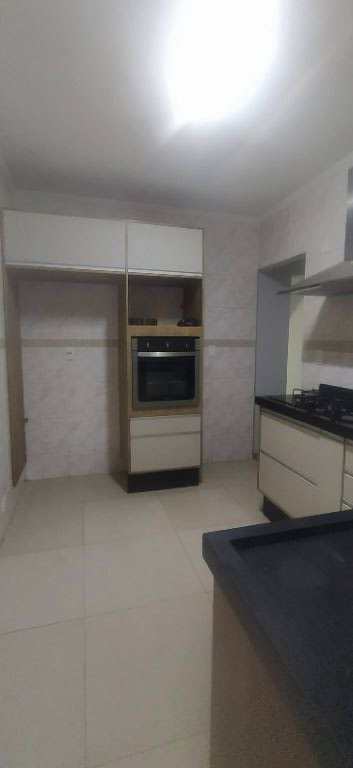 Sobrado em Praia Grande, no bairro Nova Mirim