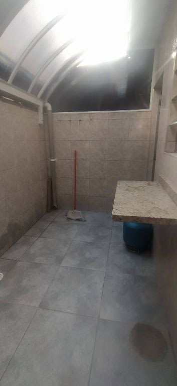 Sobrado em Praia Grande, no bairro Nova Mirim