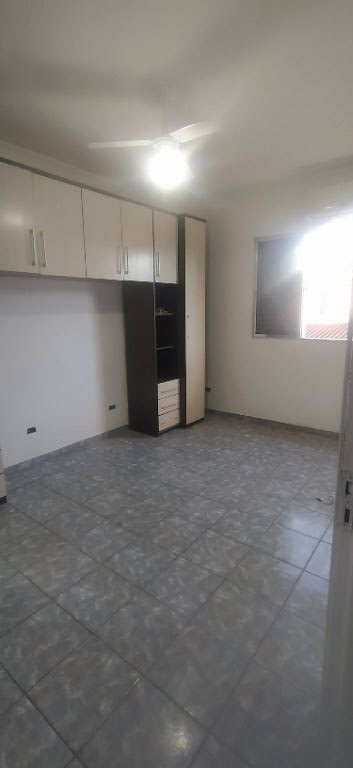 Sobrado em Praia Grande, no bairro Nova Mirim