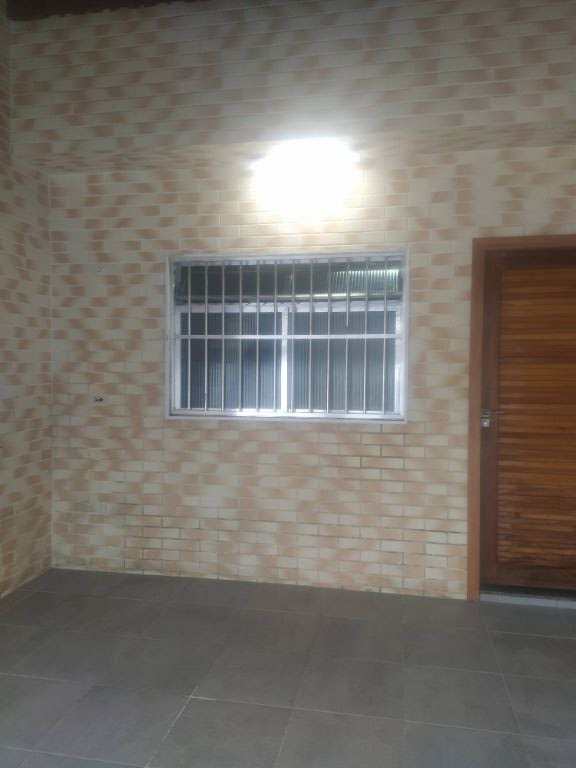 Sobrado em Praia Grande, no bairro Nova Mirim