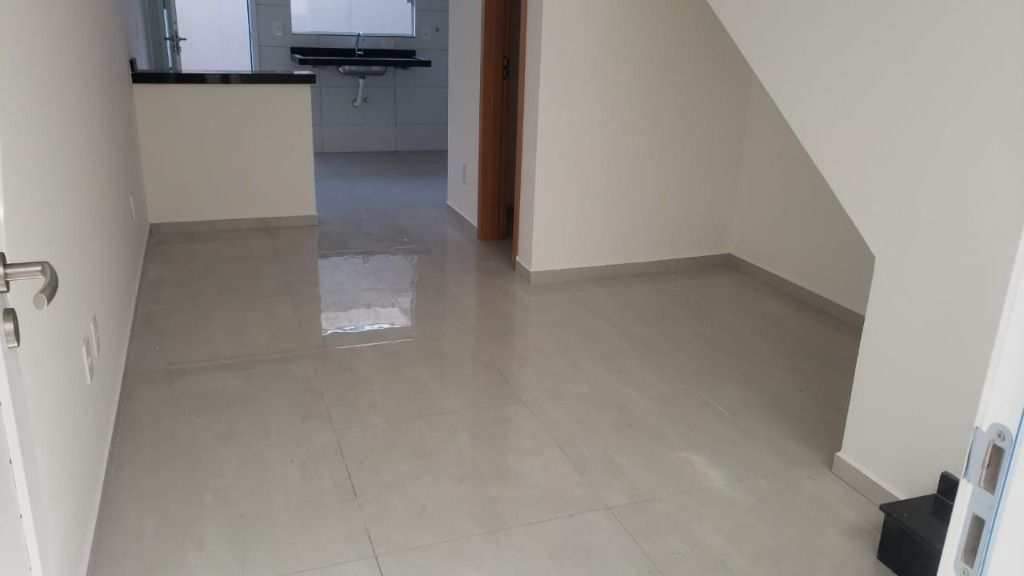 Sobrado em Praia Grande, no bairro Tupiry