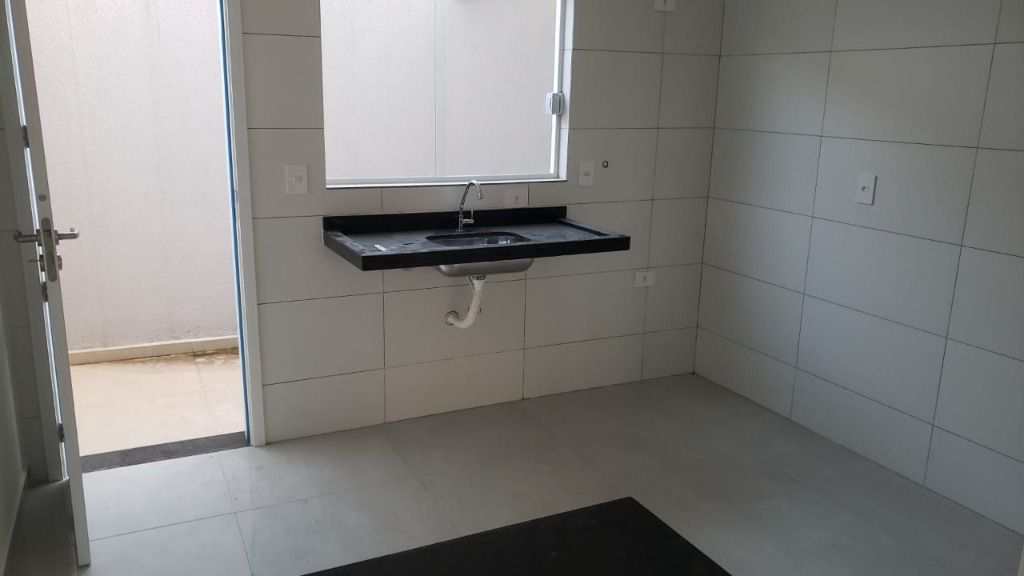 Sobrado em Praia Grande, no bairro Tupiry