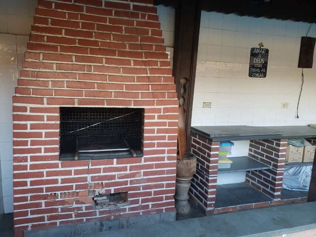 Casa em Praia Grande, no bairro Canto do Forte